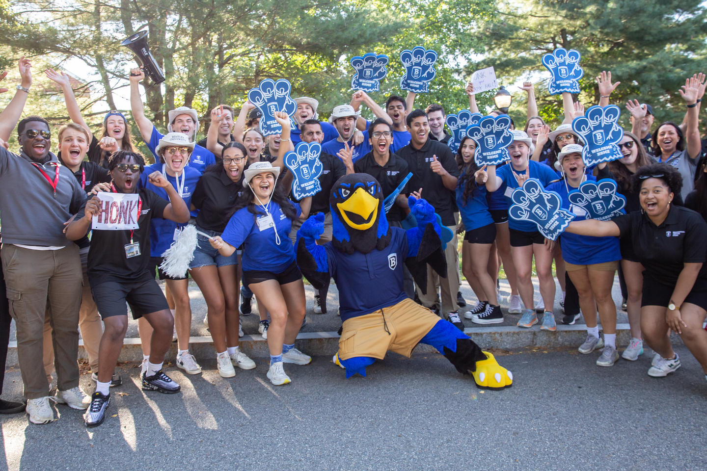 Students cheering on move in day