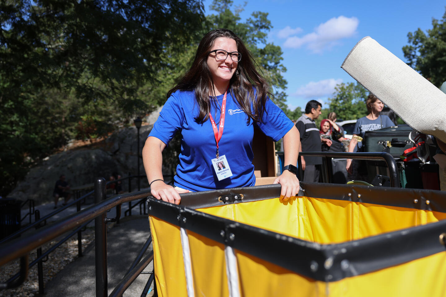 Resident Assistant working at move-in